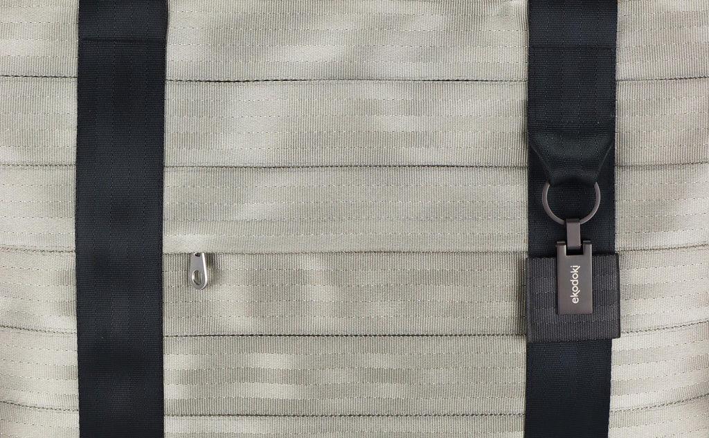 black seatbelt tote bag L front pocket detail eKodoKi RE-BELT