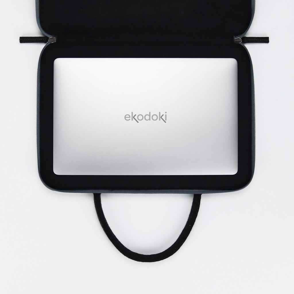 anthracite wool felt laptop bag 14 inch computer compartment flatlay eKodoKi WOOLI