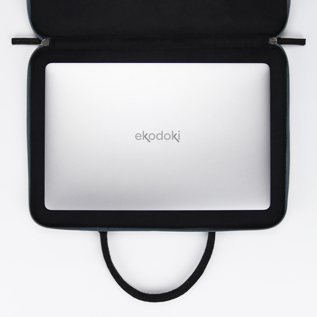 anthracite wool felt laptop bag 17 inch computer compartment flatlay eKodoKi WOOLI