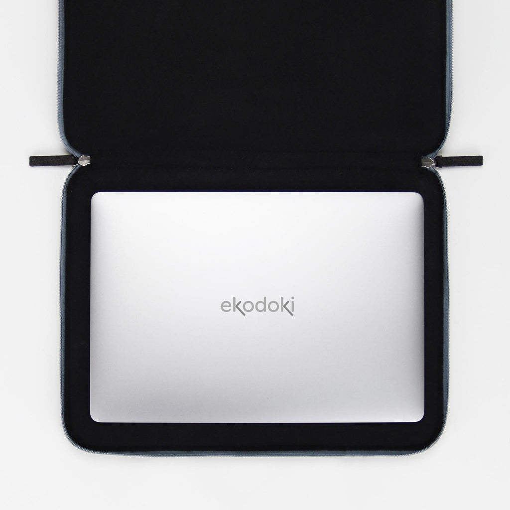 anthracite wool felt laptop sleeve 15 inch fully opened flatlay eKodoKi WOOLI