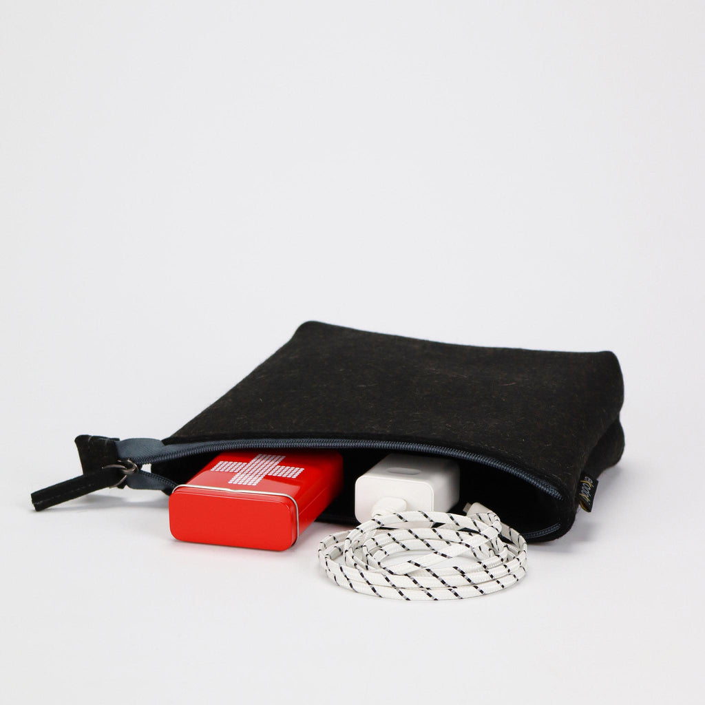 anthracite wool felt zipper pouch M black lining charger inside eKodoKi WOOLI
