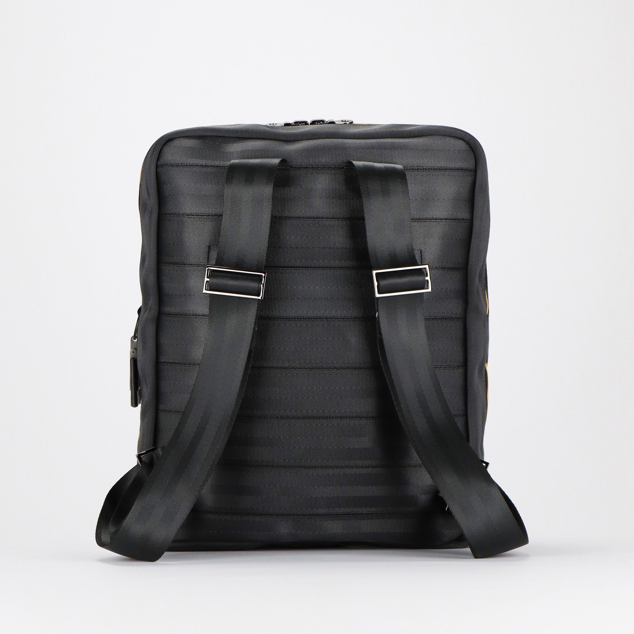 Backpack with seat belt straps discount