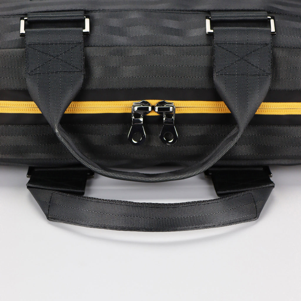black seatbelt briefcase M zipper and handles detail eKodoKi RE-BELT