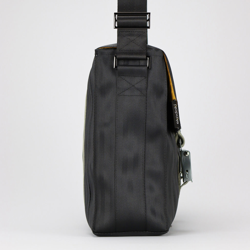 black seatbelt messenger bag L left side eKodoKi RE-BELT