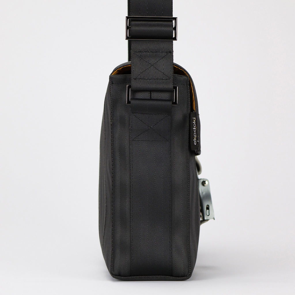 black seatbelt messenger bag M left side eKodoKi RE-BELT