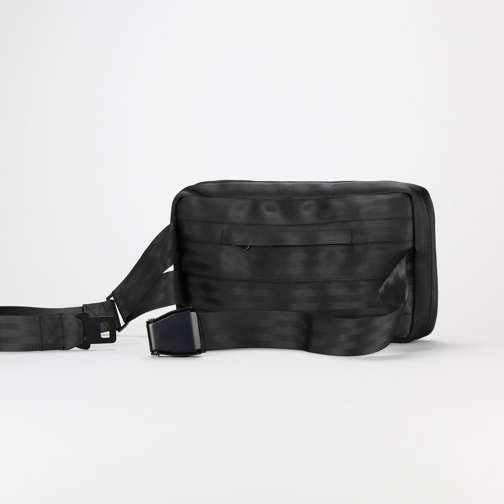black seatbelt sling bag L featuring black buckle back eKodoKi RE-BELT