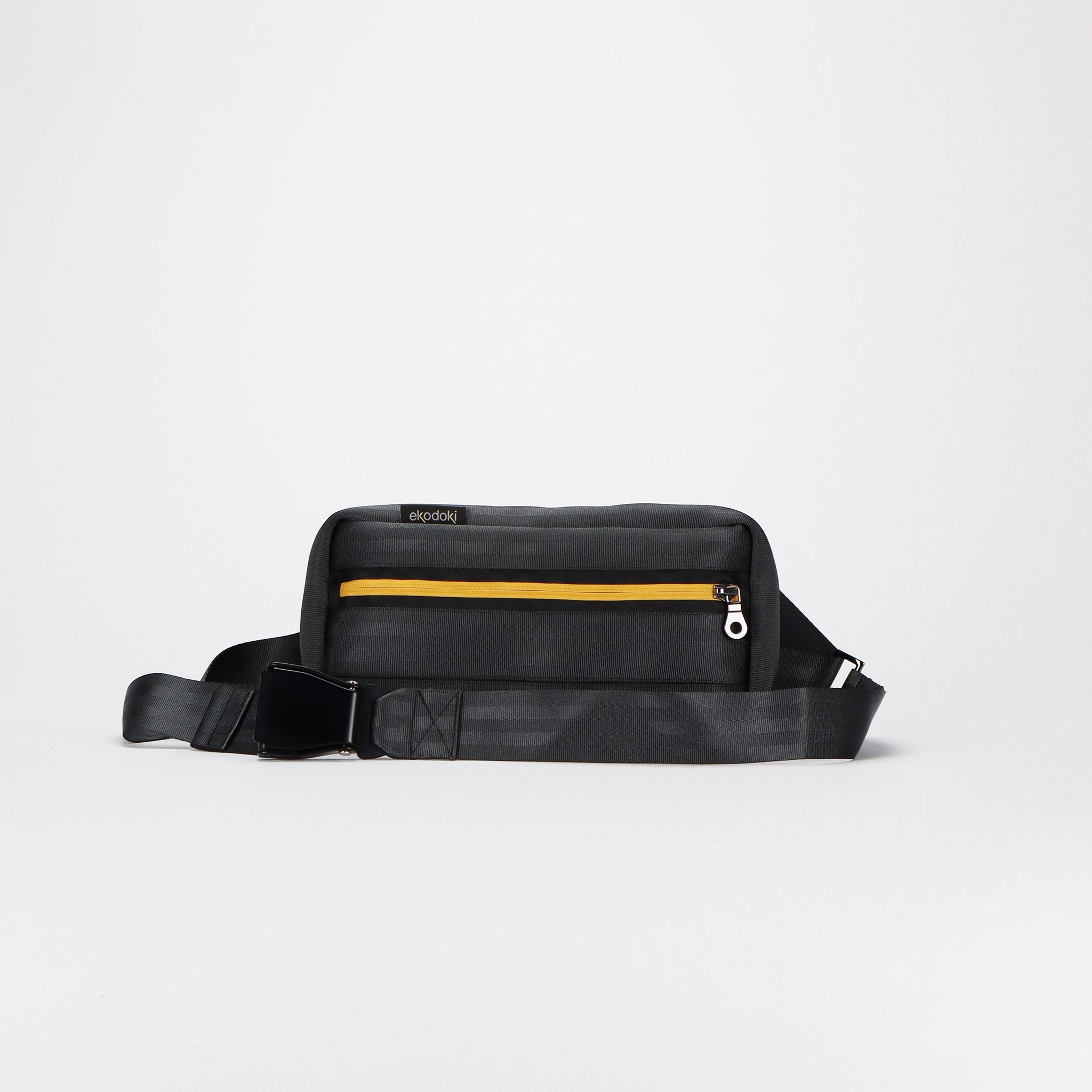 Harveys Original Seatbelt Bag Black Tote Bag Purse 100% Authentic - Women's  handbags