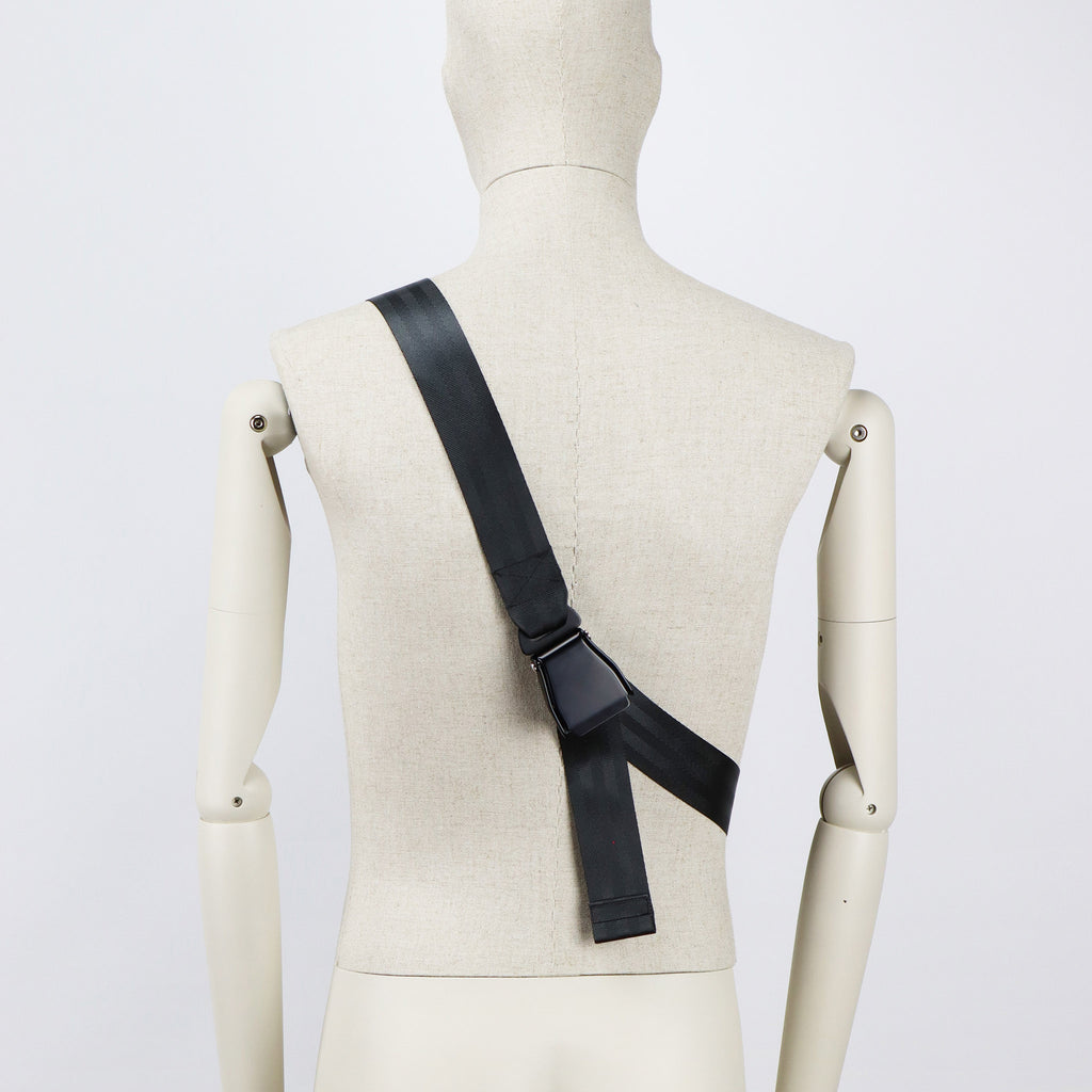 black seatbelt sling bag M strap black buckle on male mannequin eKodoKi RE-BELT