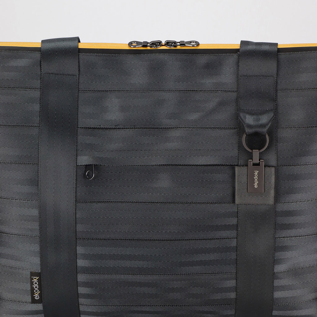 black seatbelt tote bag L front pocket detail eKodoKi RE-BELT