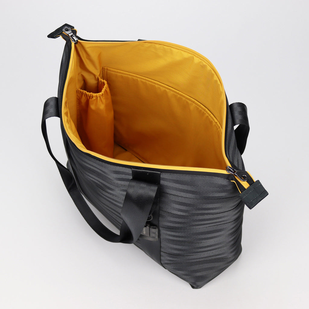 black seatbelt tote bag L inner laptop pocket eKodoKi RE-BELT