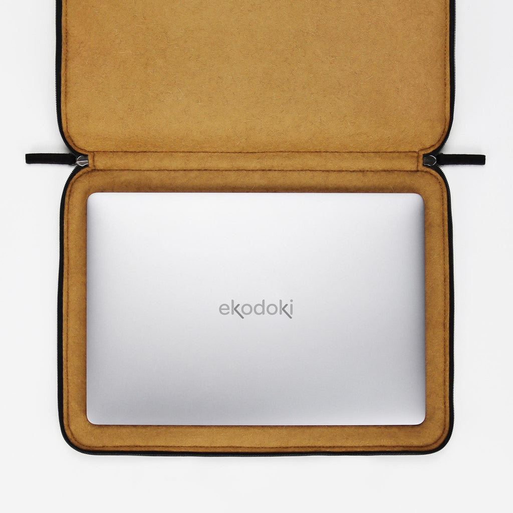 black wool felt laptop sleeve 15 inch fully opened flatlay eKodoKi WOOLI