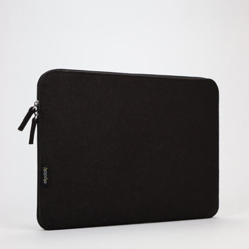 black wool felt laptop sleeve 17 inch standing eKodoKi WOOLI