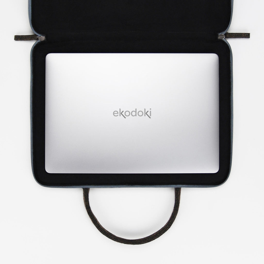 brown wool felt laptop bag 15 inch computer compartment flatlay eKodoKi WOOLI