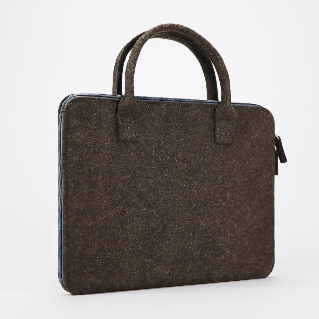 brown wool felt laptop bag 15 inch standing back eKodoKi WOOLI