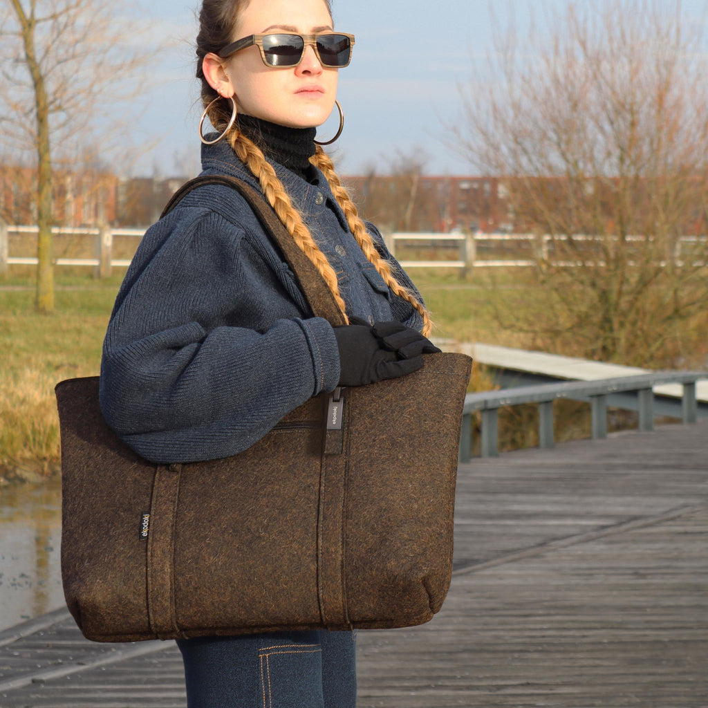brown wool felt tote bag L on female fashion model shoulder eKodoKi WOOLI