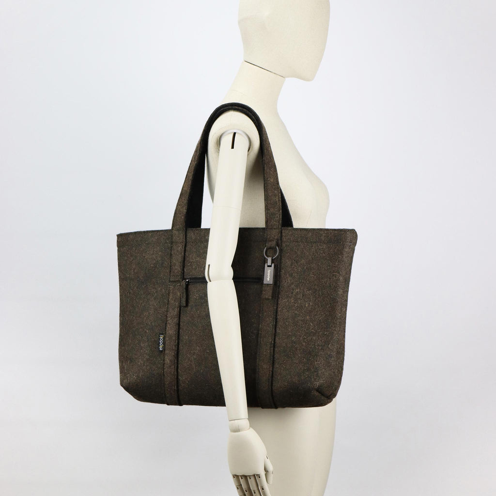 brown wool felt tote bag L on female mannequin shoulder eKodoKi WOOLI