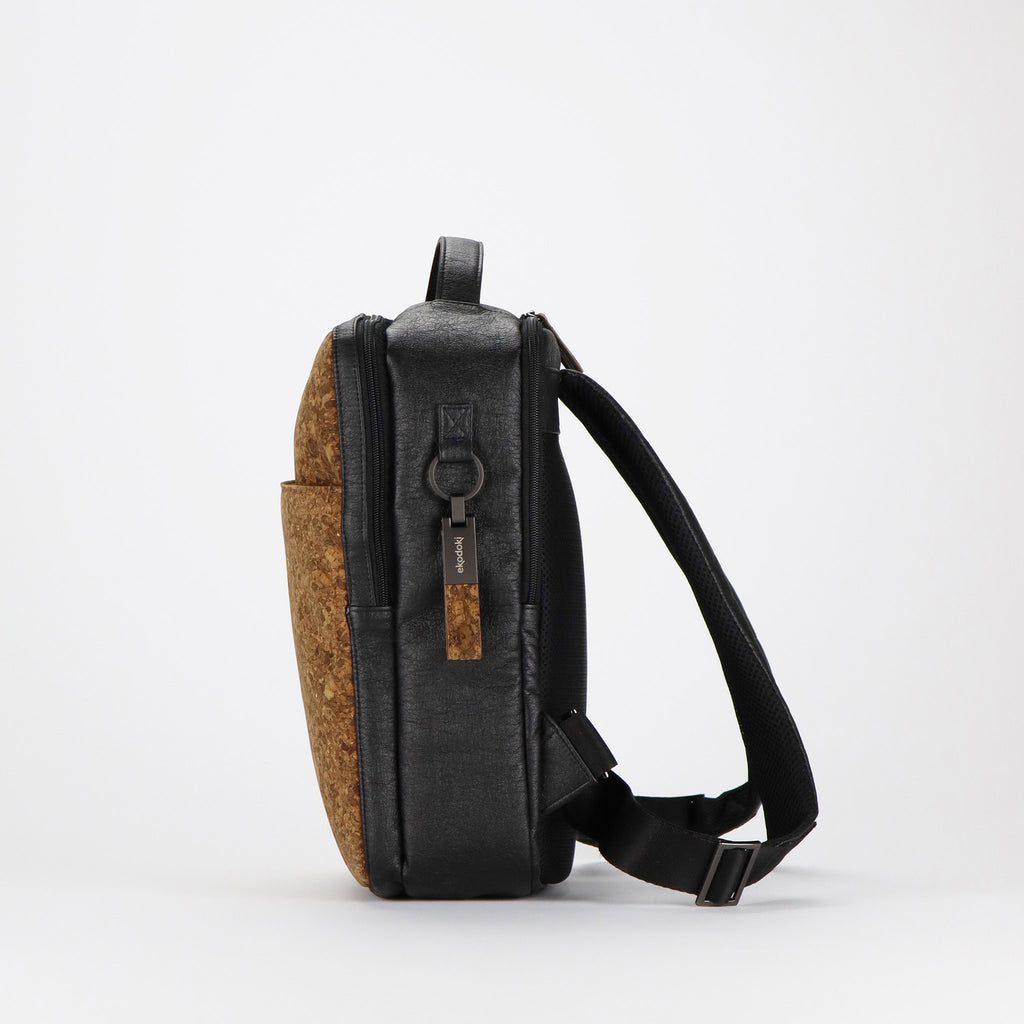 cork backpack M right side with branded keyring eKodoKi KWORK