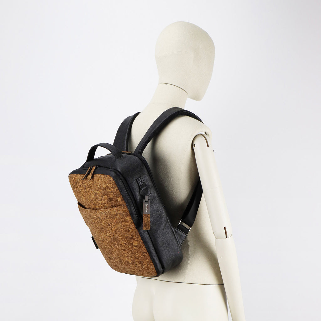 cork backpack M sienna flocked pattern on female mannequin shoulders eKodoKi KWORK