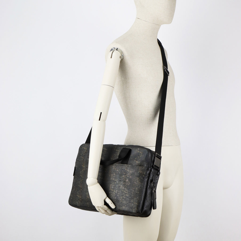 cork briefcase M black washed pattern on male mannequin shoulder eKodoKi KWORK