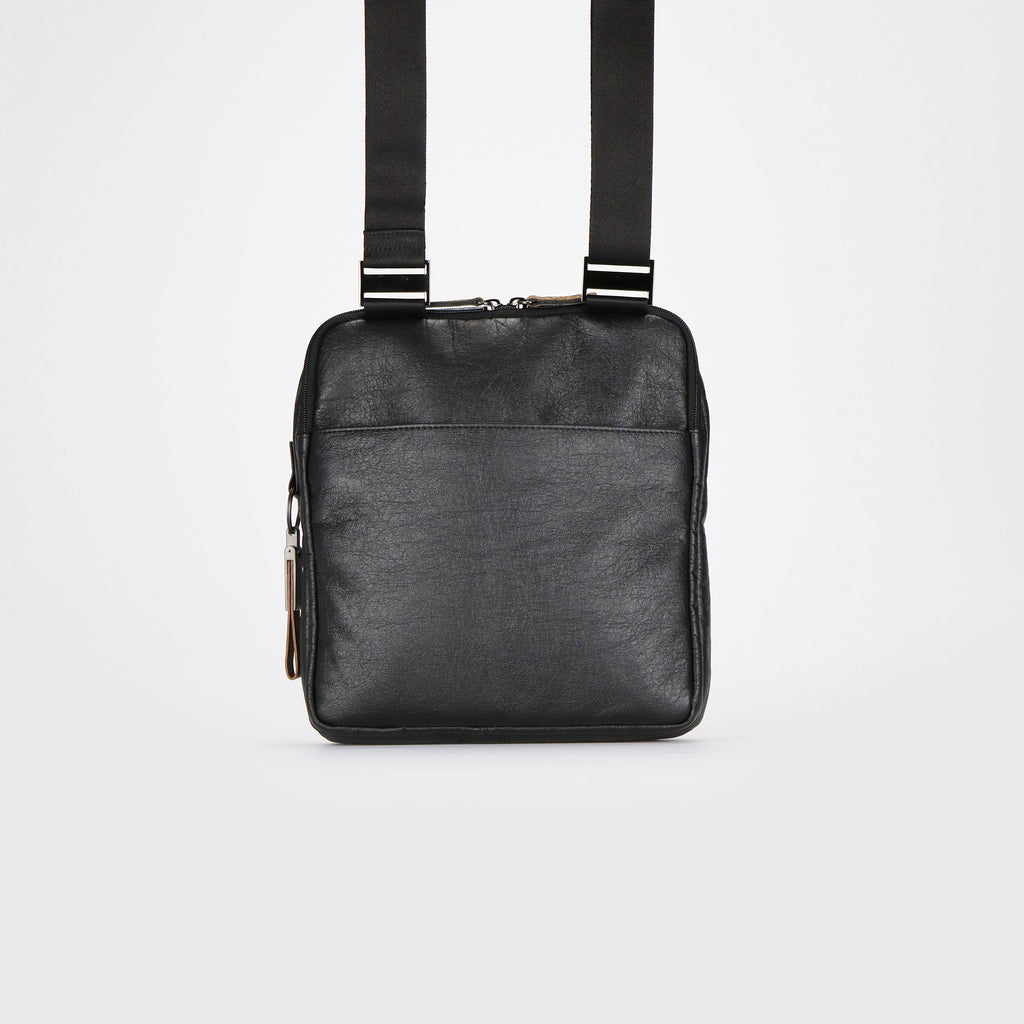 cork crossbody bag M black strap up back eKodoKi KWORK