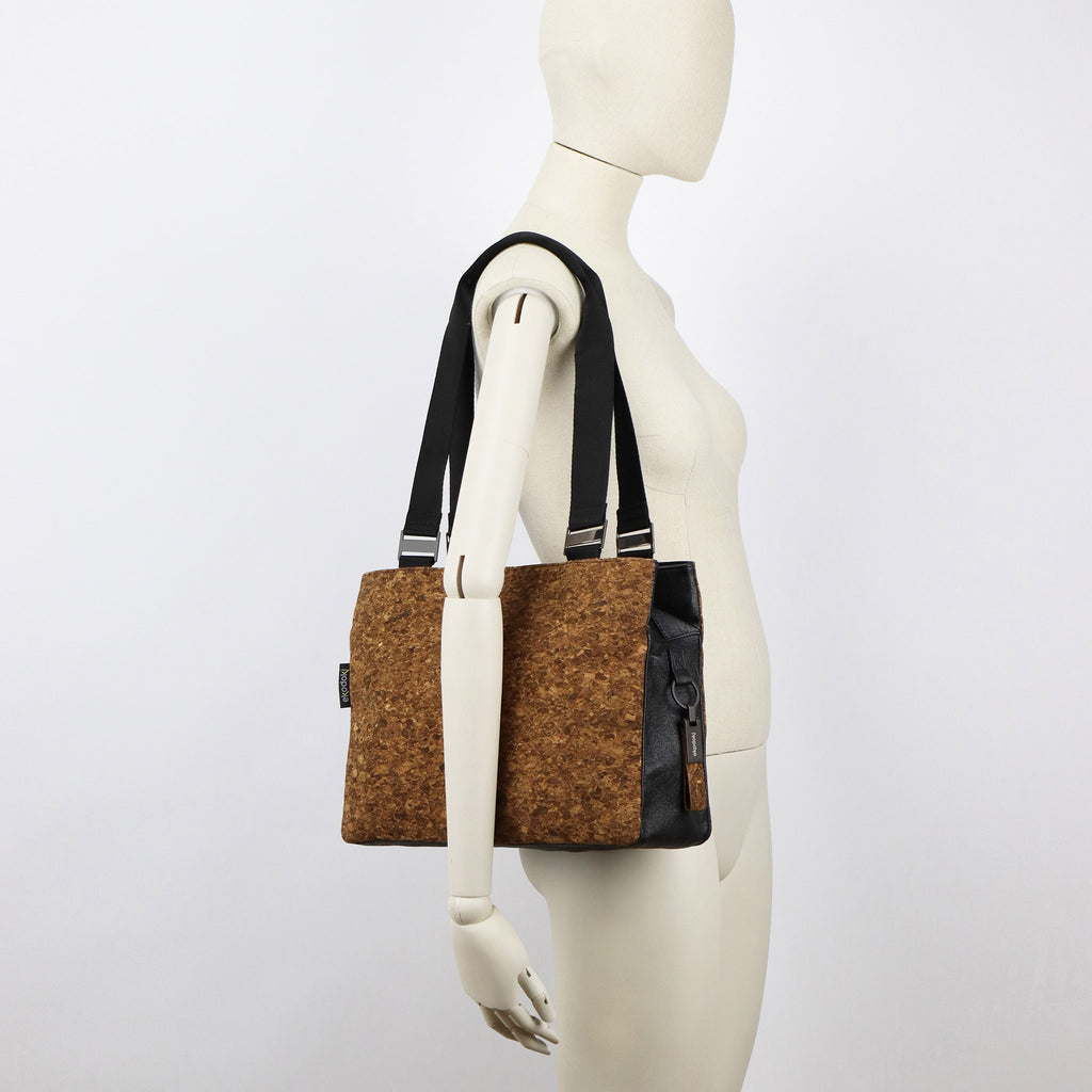 cork shoulder bag M sienna flocked pattern on female mannequin eKodoKi KWORK