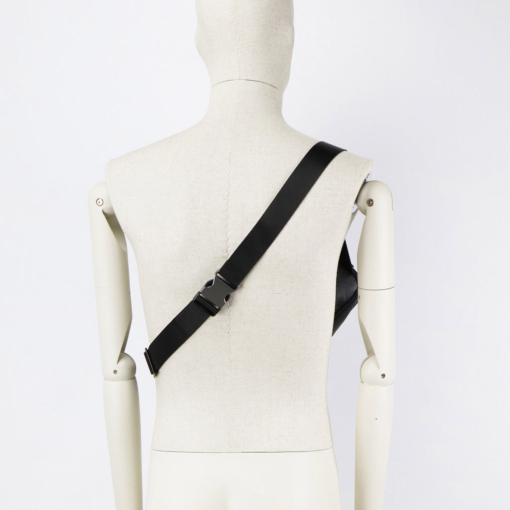 cork sling bag L strap on male mannequin back eKodoKi KWORK