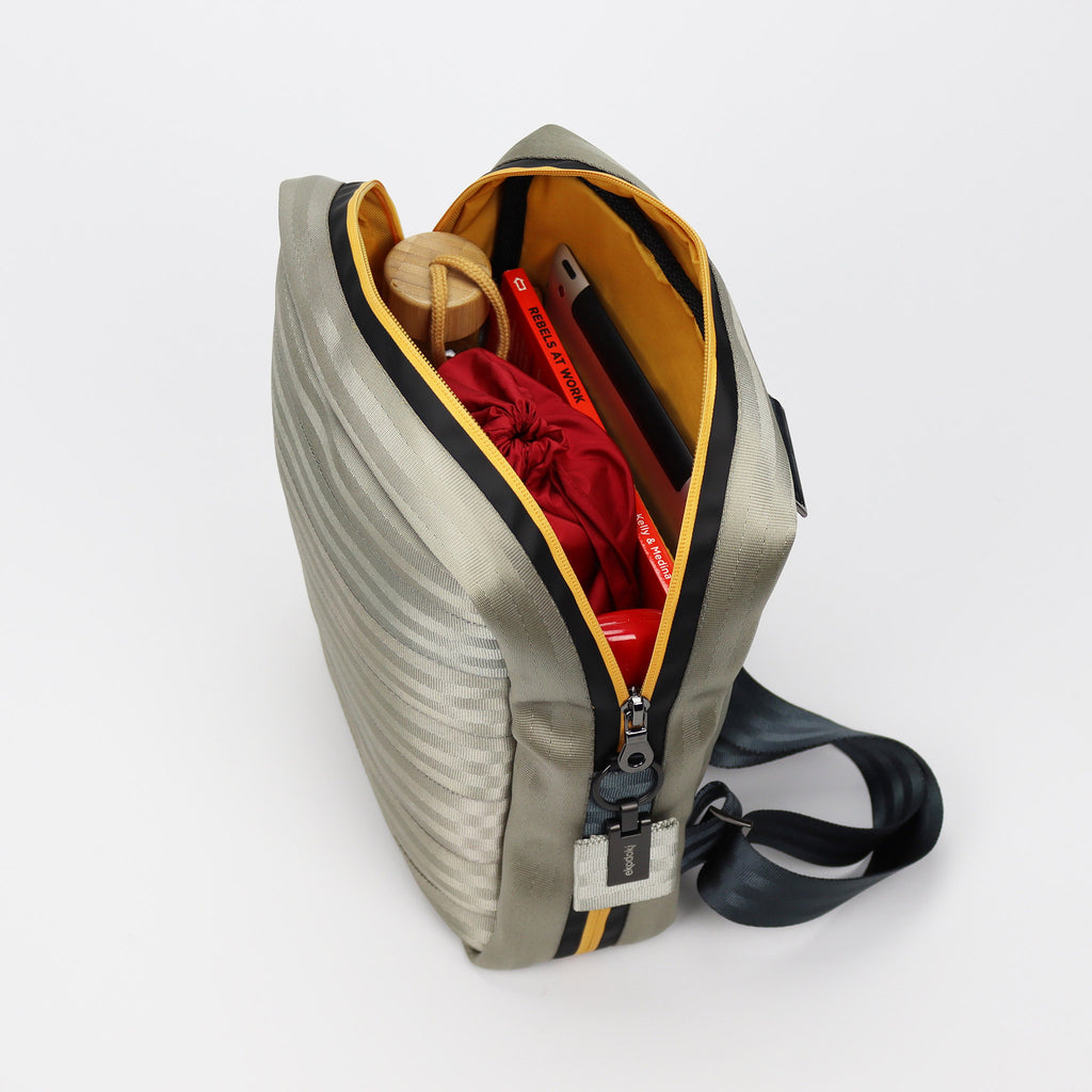 sand seatbelt backpack M inside with bottle and documents eKodoKi RE-BELT