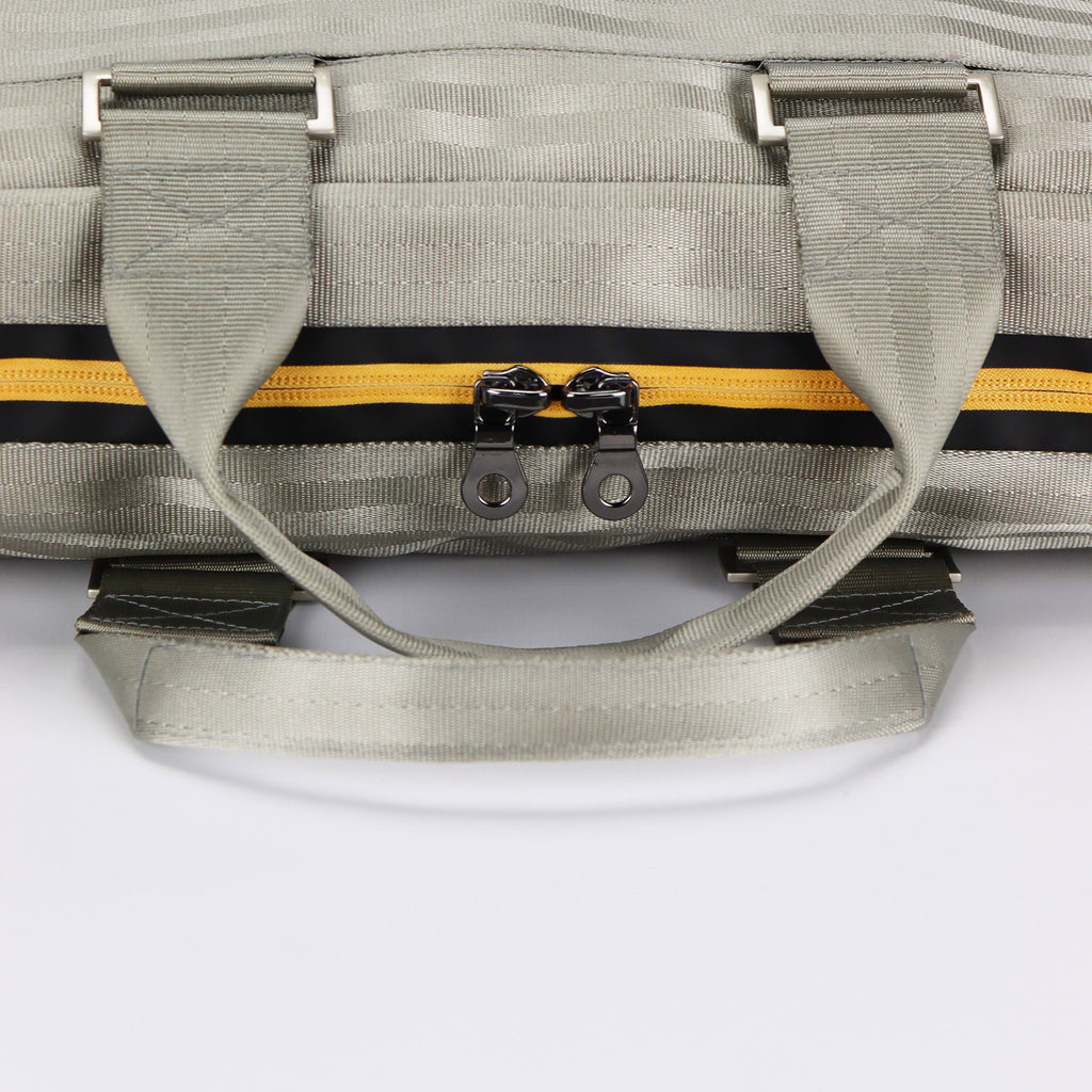sand seatbelt briefcase L zipper and handles detail eKodoKi RE-BELT