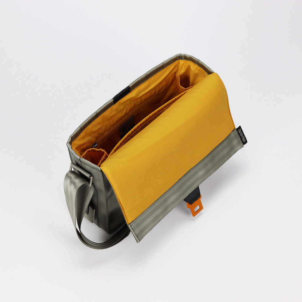 sand seatbelt messenger bag M inside back eKodoKi RE-BELT