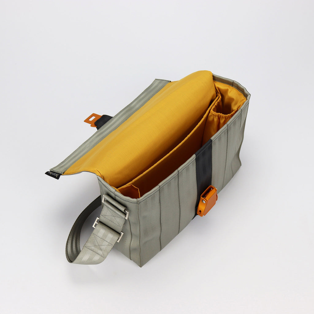 sand seatbelt messenger bag M inside front eKodoKi RE-BELT