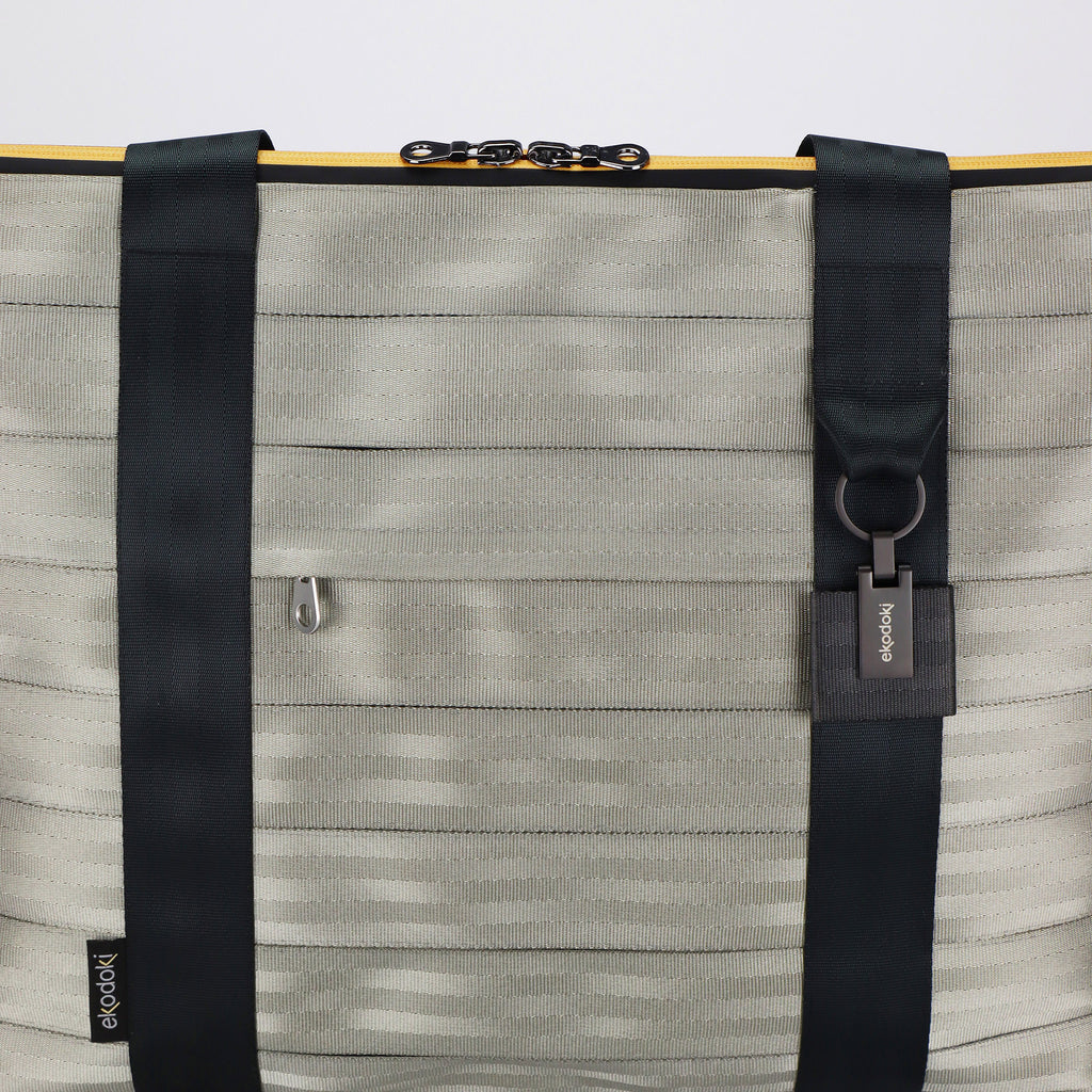 sand seatbelt tote bag L front pocket detail eKodoKi RE-BELT
